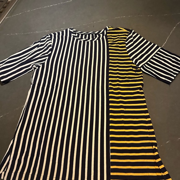 Fine Cotton Striped Black and Yellow T-Shirt - Picture 10 of 10